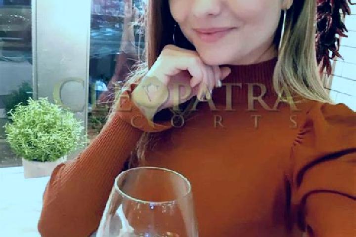 Clara, 38, a blonde dark-eyed caribbean companion based in Recanto das Emas. Offering Overnight, OWO, Party Girl, Dinner Date. Available for incall and outca...