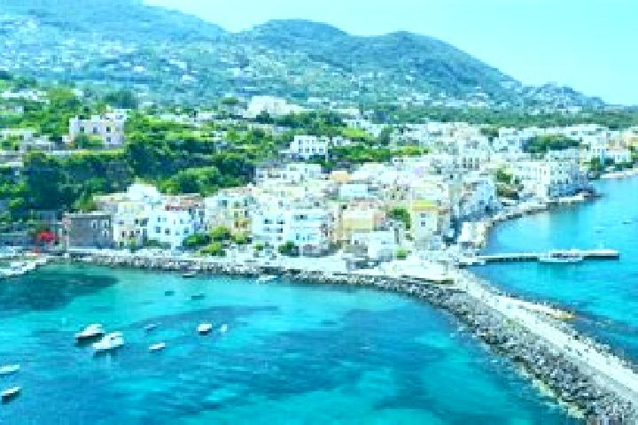 Clara, 38 — Escort in Ischia Porto, Italy