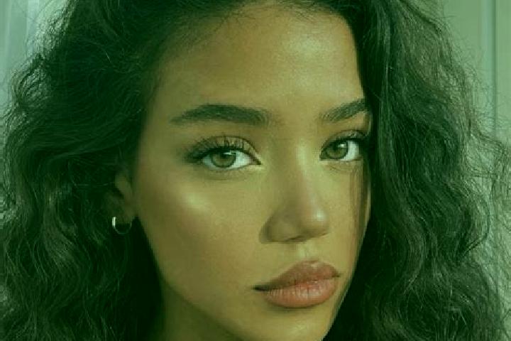Clara, 39, a black brown-eyed caucasian companion based in Rouvres-en-Multien. Offering Travel Companion, 69, GFE, Roleplay. Available for incall and outcall...