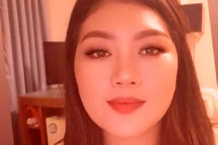 Clara, 39, a blonde brown-eyed asian companion based in Vadocondes. Offering A-Level, Tantra, Girlfriend Experience, Duos. Available for incall and outcall, ...