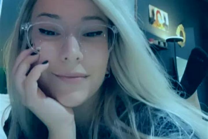 Clara, 39, a blonde grey-eyed mixed companion based in Heudreville-sur-Eure. Offering A-Level, BDSM, Party Girl. Available for incall and outcall, overnight ...