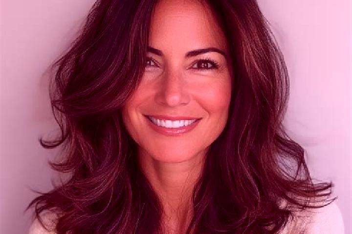 Clara, 39, a brunette green-eyed middle eastern companion based in Volot. Offering Prostate Massage, Duos, Party Girl, Couples, Roleplay. Available for incal...