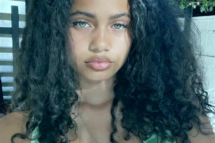Clara, 39, a chestnut green-eyed mixed companion based in Cayeli. Offering Striptease, GFE, Tantra, Deep French Kissing. Available for incall and outcall, da...