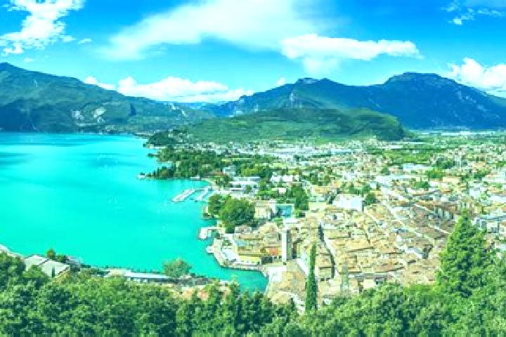 Clara, 39 — Escort in Custoza, Italy