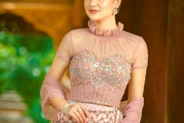 Clara, 39 — Escort in Ma Au, Myanmar