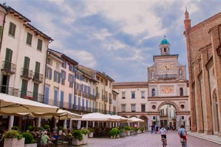 Clara, 39 — Escort in Montodine, Italy