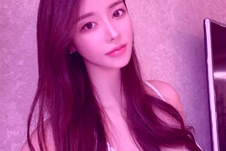 Clara, 39 — Escort in Muyuzi, China
