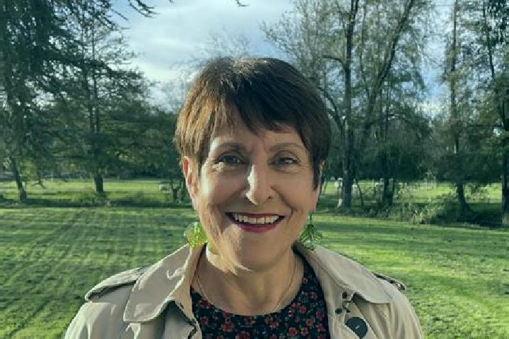 Clara, 39 — Escort in Nazelles-Negron, France