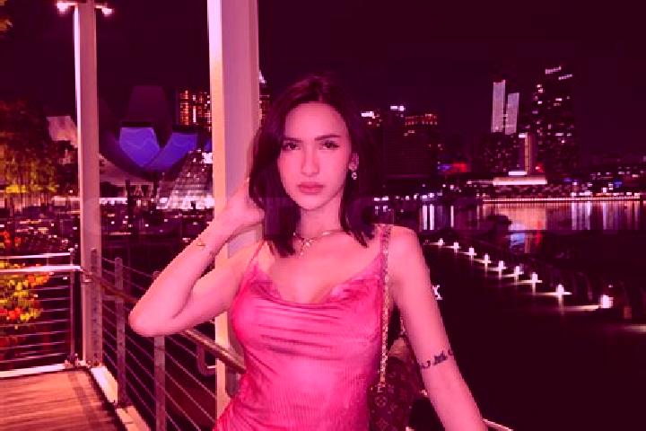 Clara, 39 — Escort in The Range, Australia