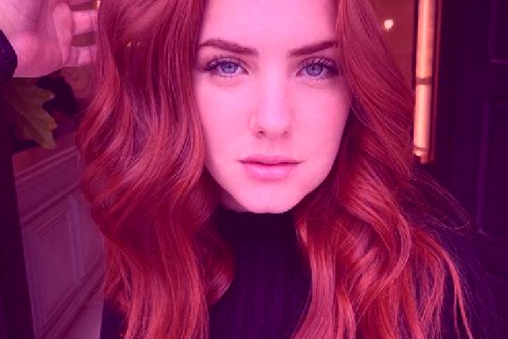Eleanor, 20, a auburn blue-eyed middle eastern companion based in Cavnic. Offering Erotic Massage, GFE, Girlfriend Experience, Party Girl. Available for inca...