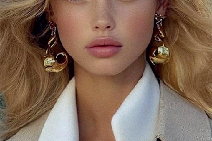 Eleanor, 20, a blonde grey-eyed caribbean companion based in Broto. Offering Party Girl, Couples, CIM. Available for incall and outcall, day and evening dates.