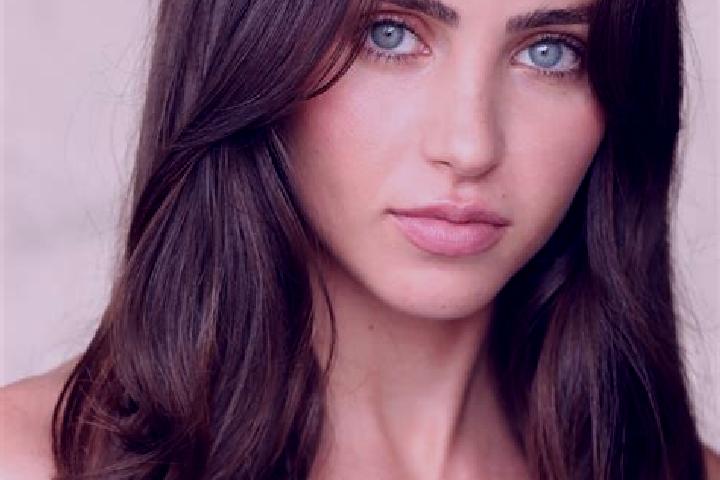 Eleanor, 20, a brunette amber-eyed latina companion based in Caijiamiao. Offering Couples, Erotic Massage, GFE. Available for incall and outcall, day and eve...