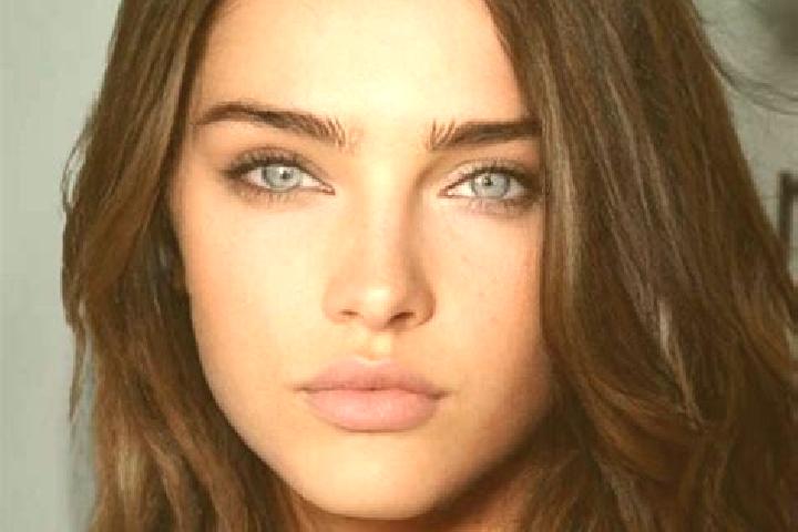 Eleanor, 20, a brunette amber-eyed latina companion based in Taylors Lakes. Offering Dinner Date, Tantra, Deep French Kissing. Available for incall and outca...