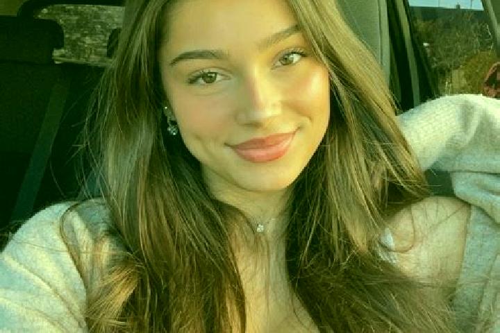 Eleanor, 20, a brunette grey-eyed caucasian companion based in Dumari urf Damodarpur Shahjahan. Offering 69, Party Girl, A-Level. Available for incall and ou...