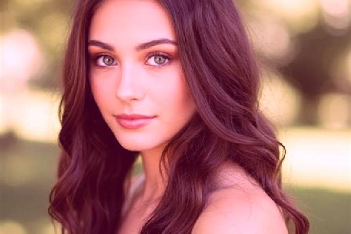 Eleanor, 20, a brunette hazel-eyed middle eastern companion based in Suurbraak. Offering Erotic Massage, Roleplay, Striptease. Available for incall and outca...