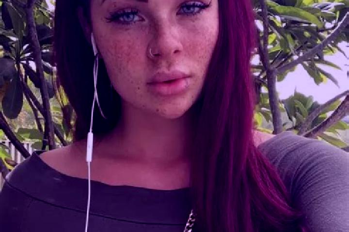 Eleanor, 20, a chestnut green-eyed mixed companion based in Saint-Roch-des-Aulnaies. Offering CIM, Striptease, BDSM, Deep French Kissing, Party Girl. Availab...