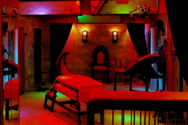 Eleanor, 20, a red blue-eyed caribbean companion based in Oosterbeek. Offering Couples, Overnight, BDSM, Party Girl. Available for incall and outcall, overni...