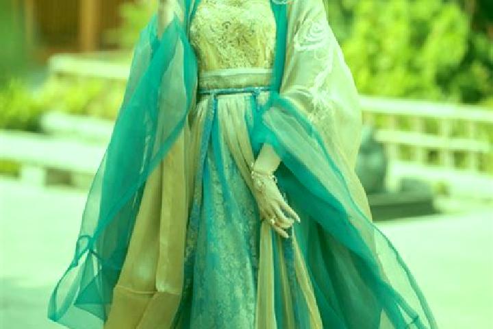 Eleanor, 20 — Escort in Shixi, China