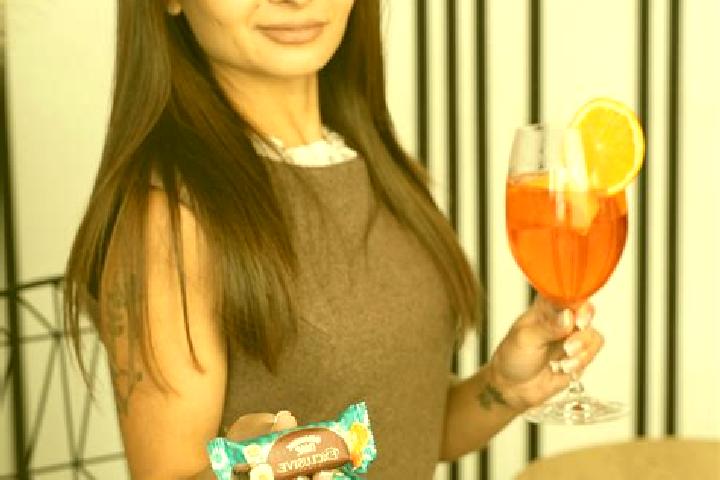 Eleanor, 20 — Escort in Voloshkove, Ukraine