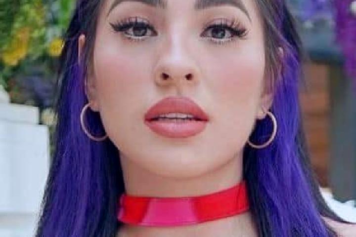 Eleanor, 21, a auburn amber-eyed asian companion based in Bustillo de la Vega. Offering Couples, GFE, Striptease, Tantra, CIM. Available for incall and outca...