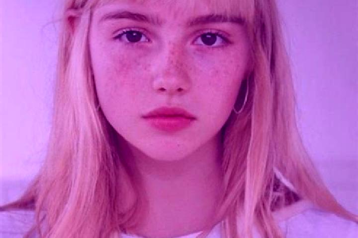Eleanor, 21, a blonde brown-eyed caucasian companion based in Joyner. Offering GFE, Duos, Girlfriend Experience. Available for incall and outcall, day and ev...