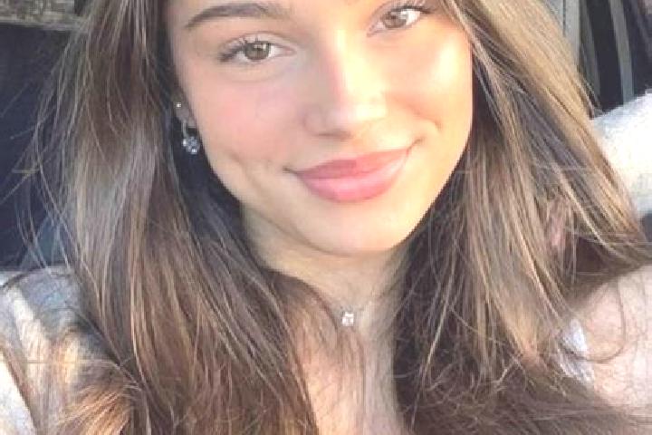 Eleanor, 21, a chestnut hazel-eyed latina companion based in Grande Saline. Offering Overnight, Deep French Kissing, Girlfriend Experience. Available for inc...