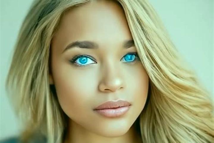 Eleanor, 21, a dark blonde blue-eyed latina companion based in Pattensen. Offering 69, Striptease, Erotic Massage, Tantra, Girlfriend Experience. Available f...