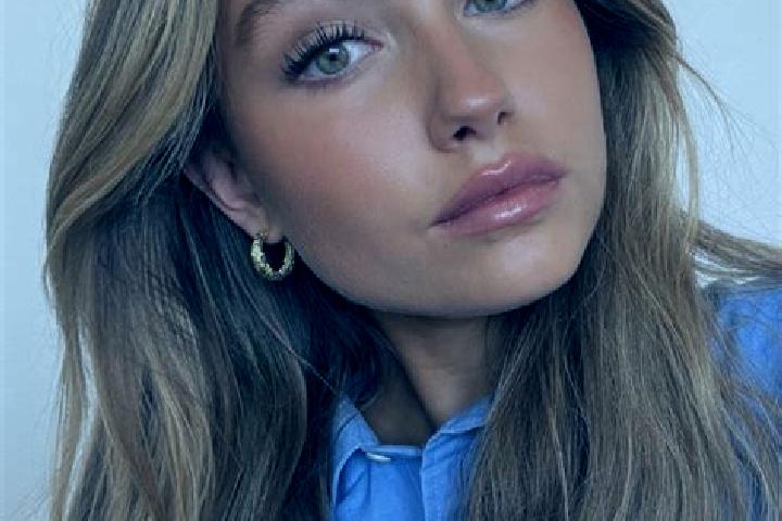 Eleanor, 21, a dark blonde green-eyed middle eastern companion based in La Pareja. Offering Fetish, A-Level, Dinner Date, Overnight. Available for incall and...