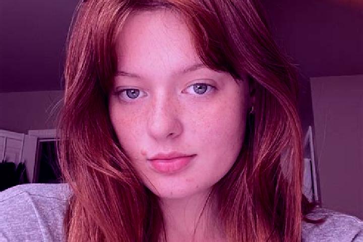 Eleanor, 21, a red brown-eyed asian companion based in Brizambourg. Offering GFE, Domination, Dinner Date, Roleplay, Massage. Available for incall and outcal...