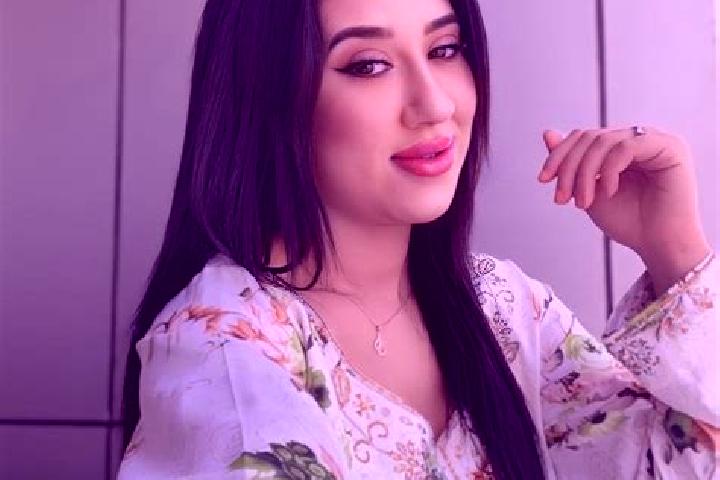 Eleanor, 21 — Escort in Boudinar, Morocco