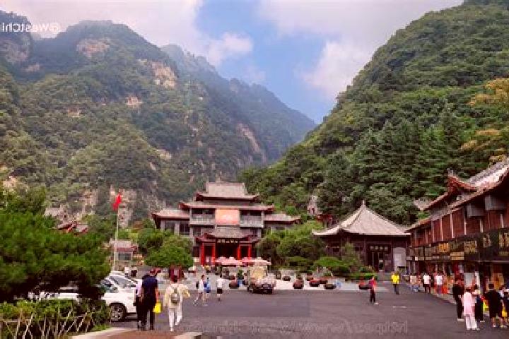 Eleanor, 21 — Escort in Danjiangkou, China