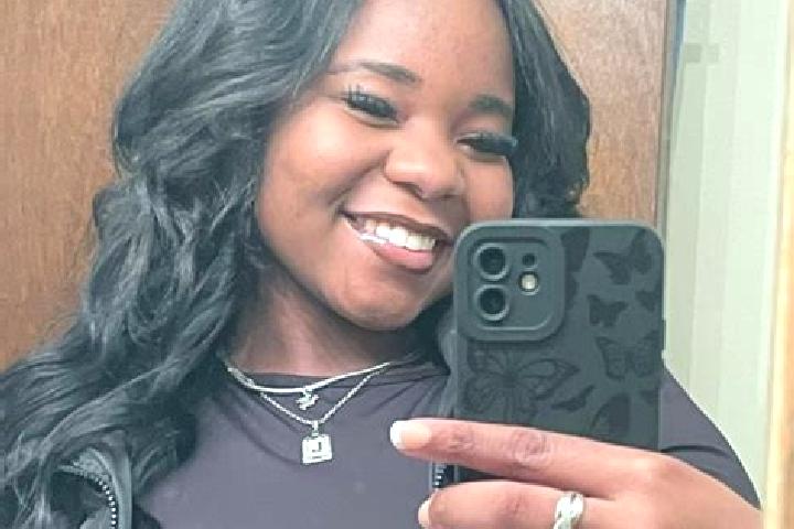 Eleanor, 21 — Escort in Elyria, United States