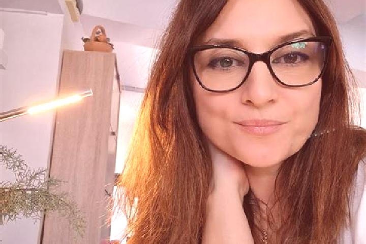 Eleanor, 21 — Escort in Goleasca, Romania