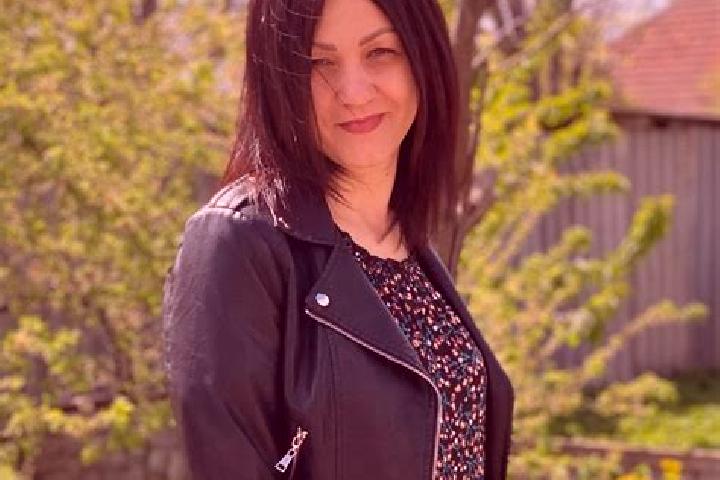 Eleanor, 21 — Escort in Khorol , Russia