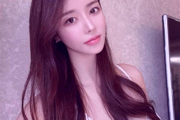 Eleanor, 21 — Escort in Luobuqiongzi, China