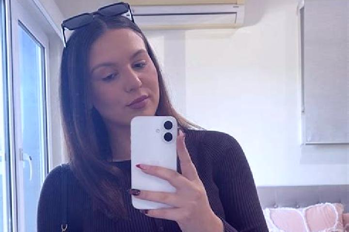 Eleanor, 21 — Escort in Narrabundah, Australia