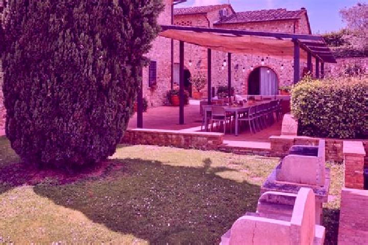 Eleanor, 21 — Escort in Tavarnelle Val di Pesa, Italy