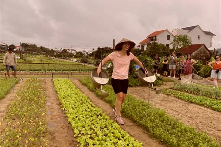 Eleanor, 21 — Escort in Tra Que Vegetable Village, Vietnam