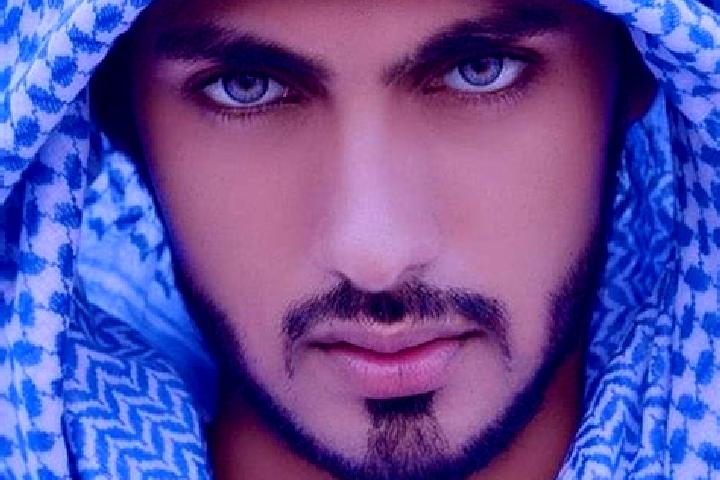 Eleanor, 22, a auburn blue-eyed middle eastern companion based in Maubert. Offering Domination, 69, Erotic Massage. Available for incall and outcall, day and...