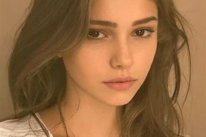 Eleanor, 22, a auburn hazel-eyed slavic companion based in Sunny Isles Beach. Offering Travel Companion, Tantra, BDSM. Available for incall and outcall, day ...