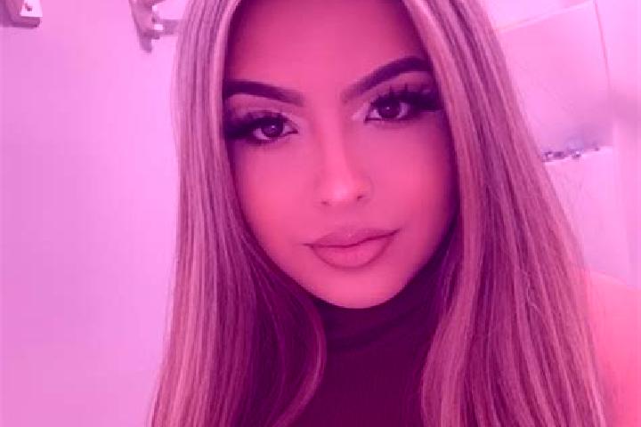 Eleanor, 22, a blonde amber-eyed latina companion based in Juenkerath. Offering Prostate Massage, Dinner Date, GFE. Available for incall and outcall, overnig...