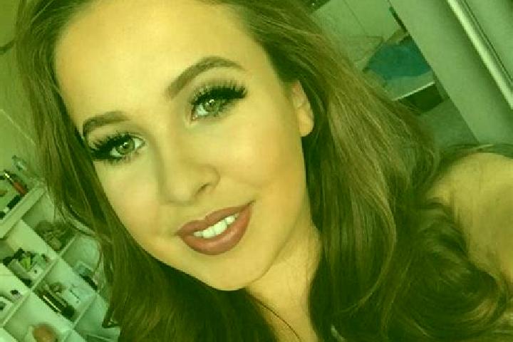 Eleanor, 22, a dark blonde amber-eyed mediterranean companion based in Lithotopos. Offering Couples, Striptease, BDSM, Erotic Massage. Available for incall a...