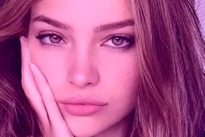 Eleanor, 22, a dark blonde hazel-eyed slavic companion based in Belmonte de Campos. Offering Girlfriend Experience, Erotic Massage, 69, Party Girl. Available...