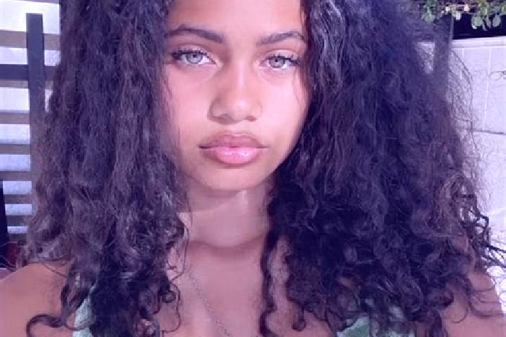 Eleanor, 22, a red green-eyed mixed companion based in Ujezd. Offering Dinner Date, Fetish. Available for incall and outcall, overnight bookings available.