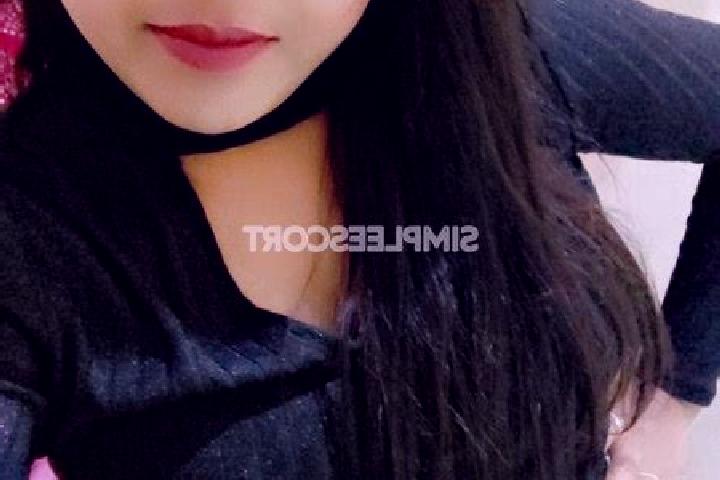 Eleanor, 22 — Escort in Balagunda, India