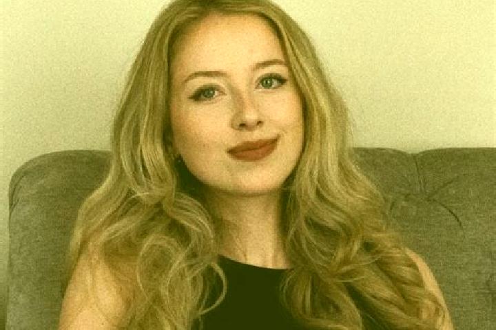 Eleanor, 22 — Escort in Centereach, United States