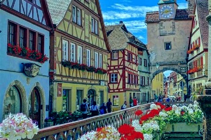 Eleanor, 22 — Escort in Frankenheim, Germany