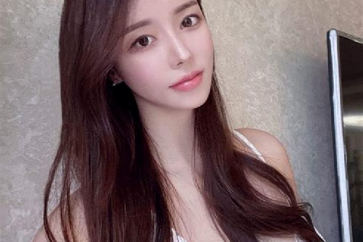 Eleanor, 22 — Escort in Junshan, China