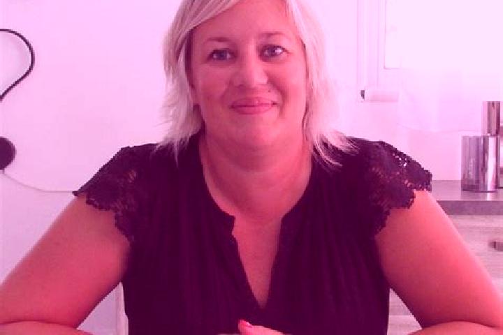 Eleanor, 22 — Escort in Lauzach, France