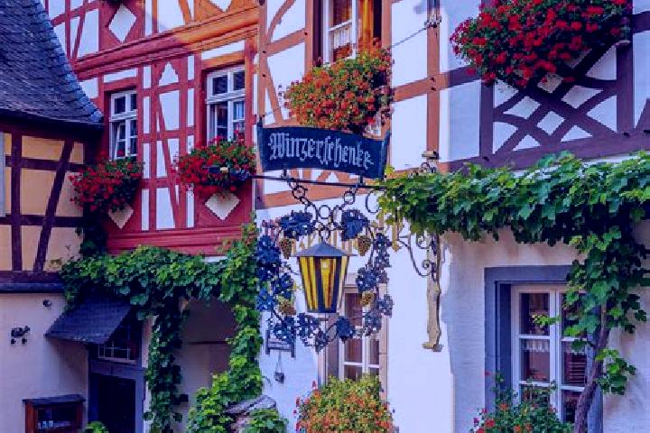 Eleanor, 22 — Escort in Ludwigshohe, Germany